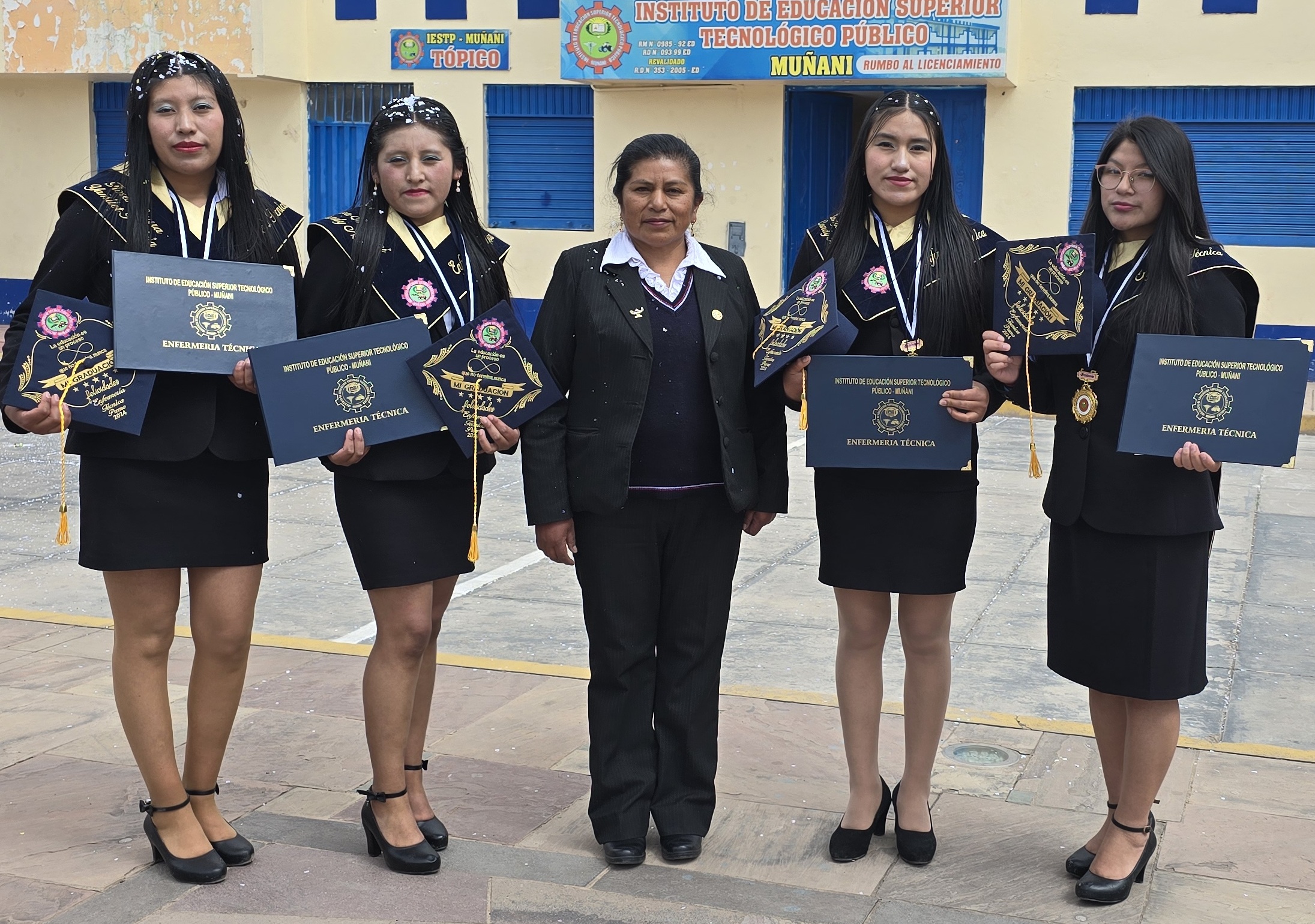 ENTREGA DE TÍTULOS.